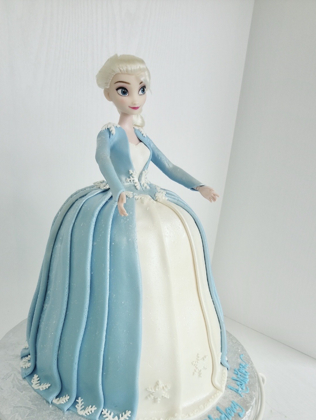 Elegant Elsa