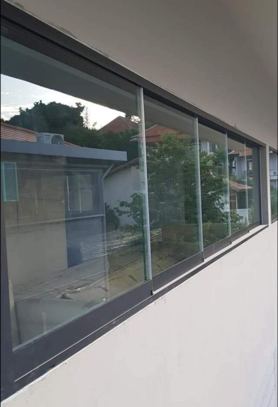 LINE_ALBUM_Frameless Sliding door work_241129_5_edited