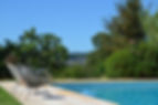 Piscine pont fauteuils.jpg