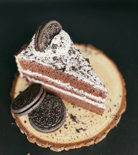 Oreo cake slice | Suzie's Pastry Shoppe