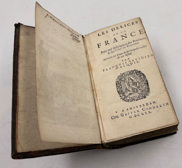Thumbnail: BOEK  "LES DELICES DE LA FRANCE" (1ste editie - 1670)