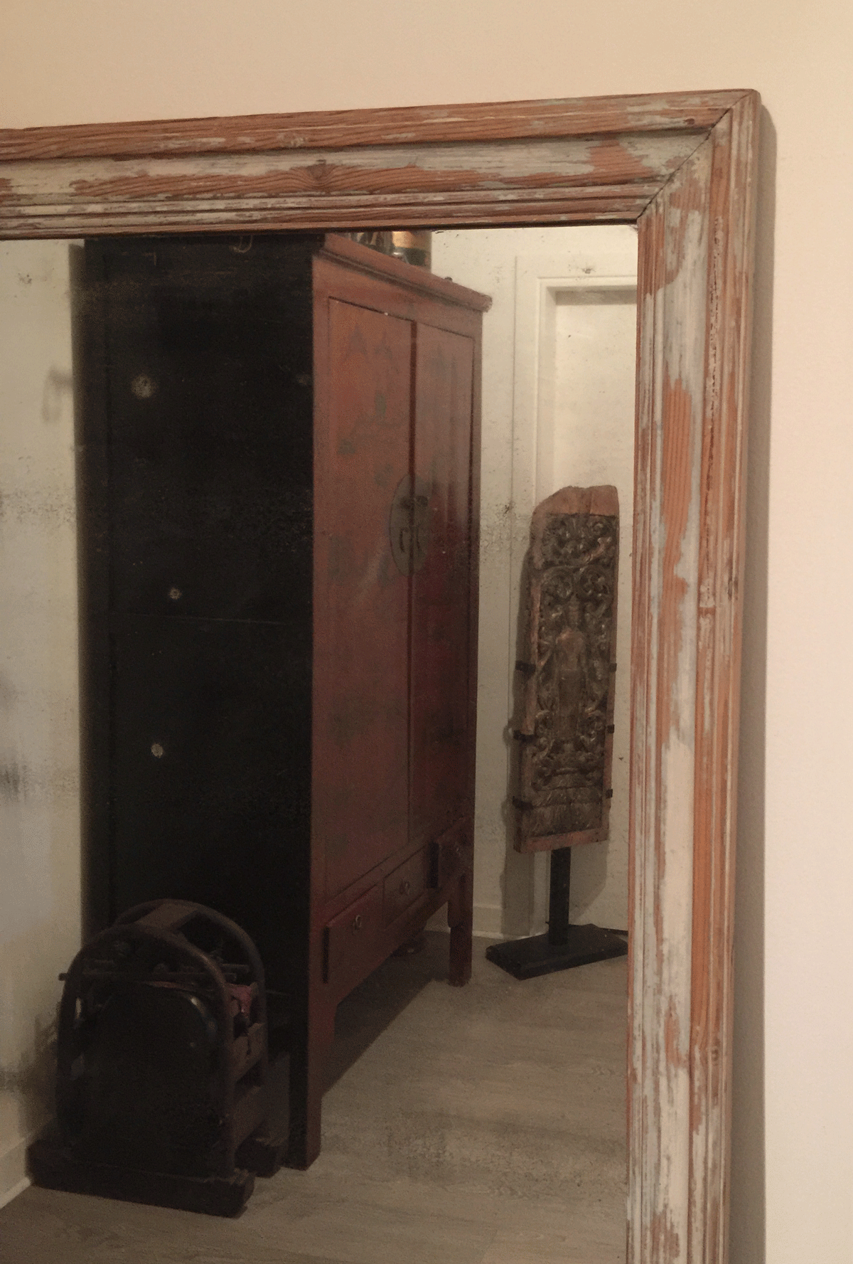 Antique-Mirror-Corner