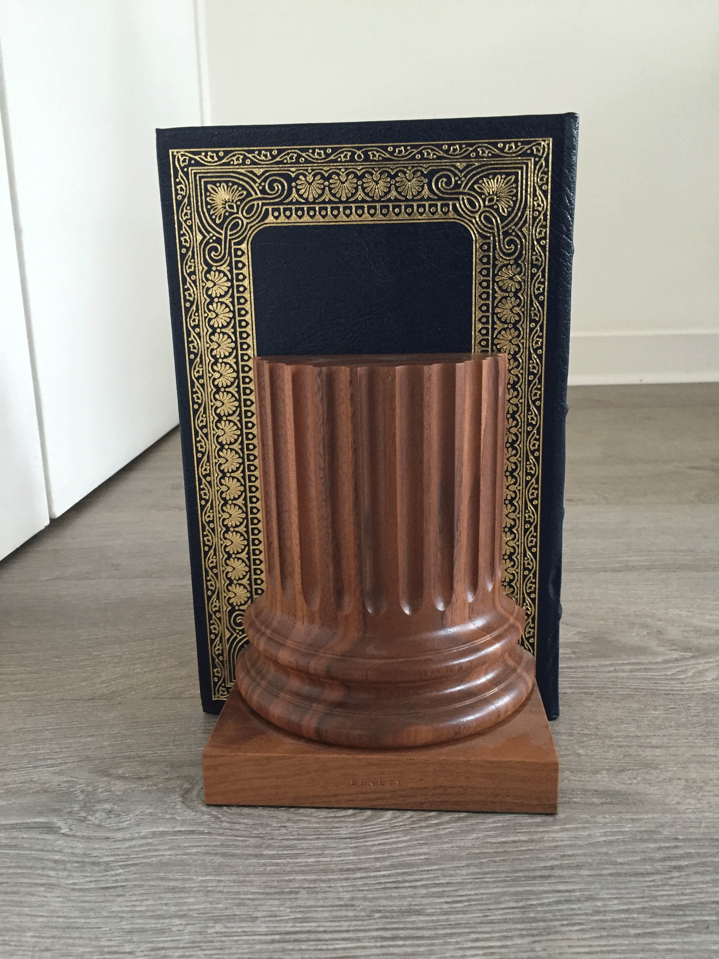 Linley-Bookends-Sideview
