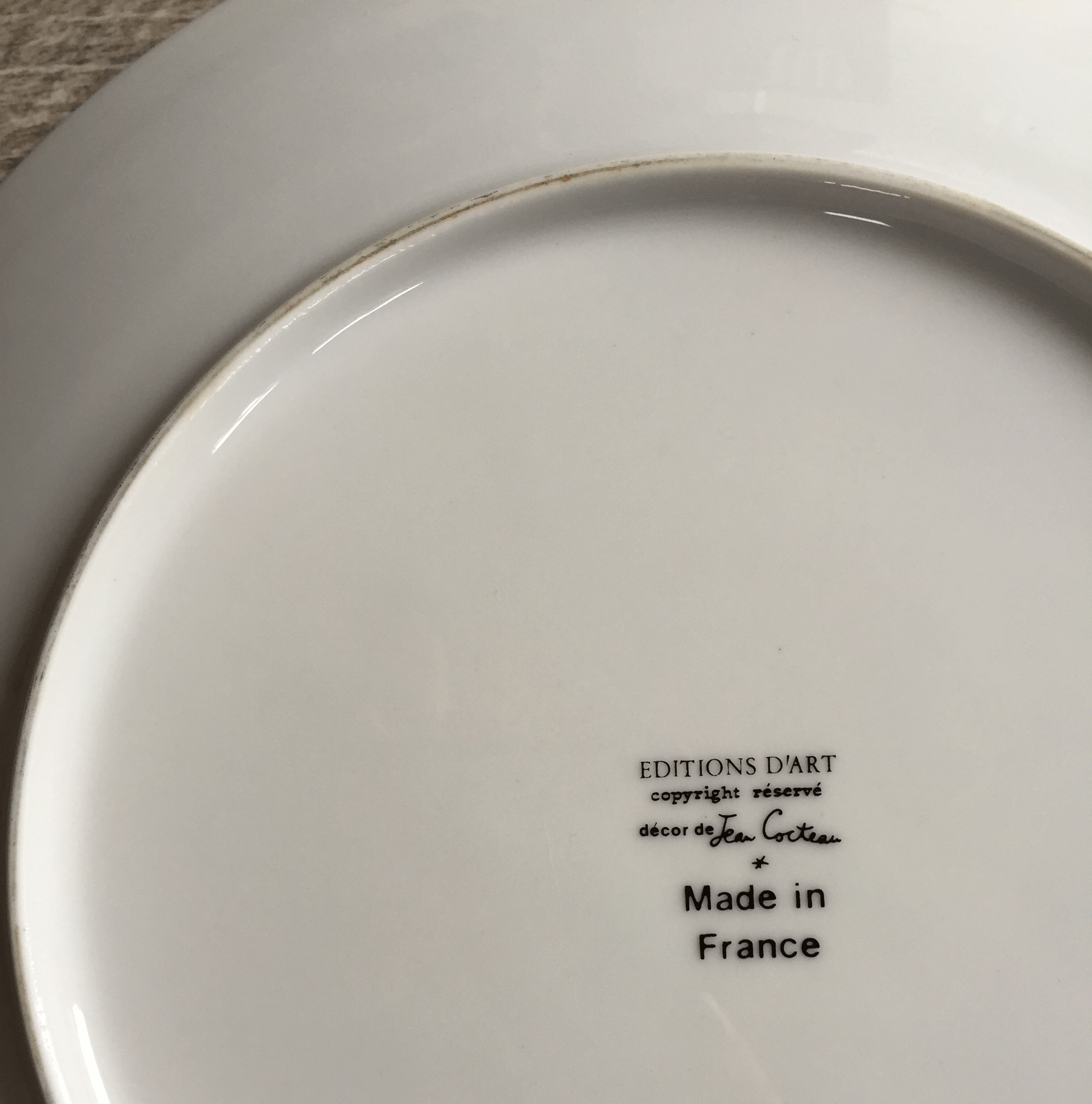 Cocteau-Plate Inscription