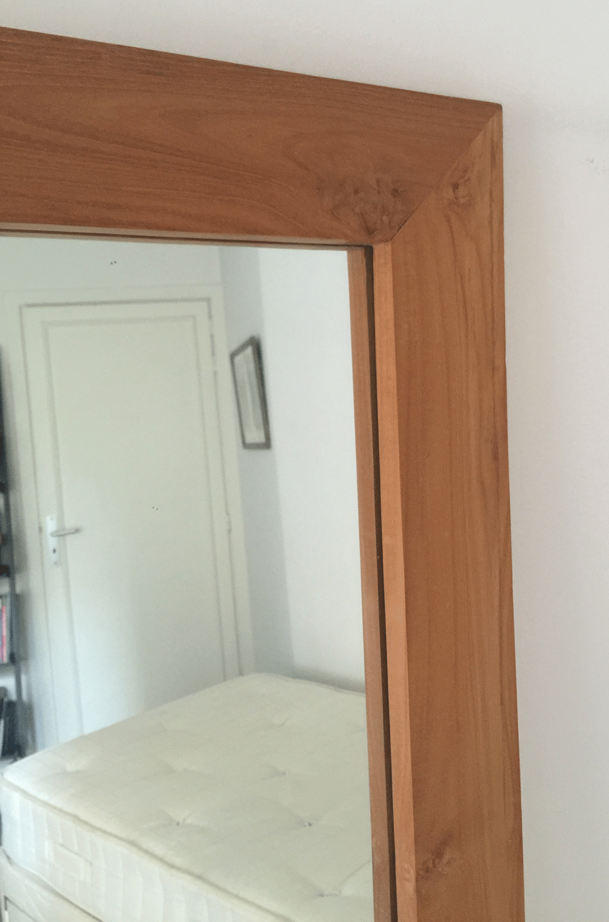 Wooden-Mirror