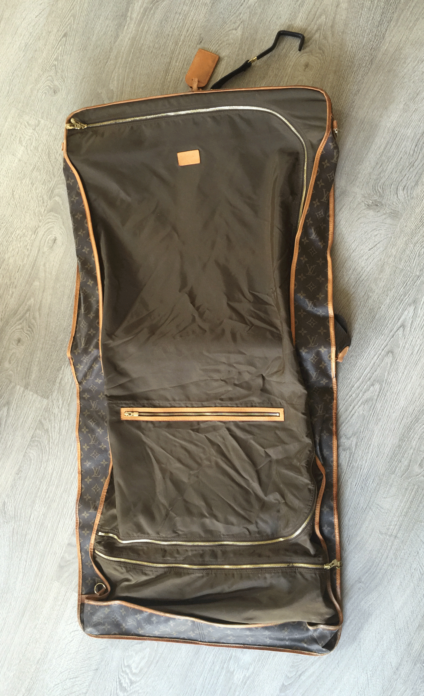 Louis Vuitton Suit Carrier Flat