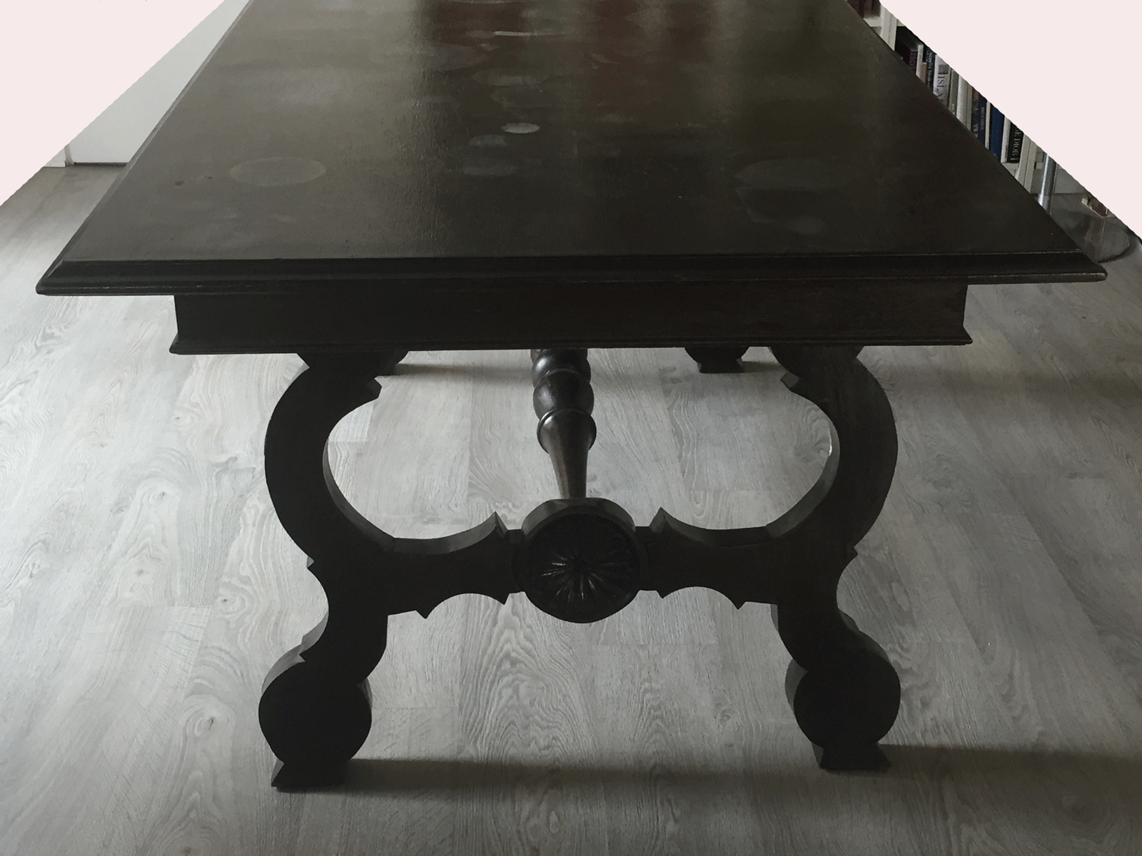 Dining-Table-Side View
