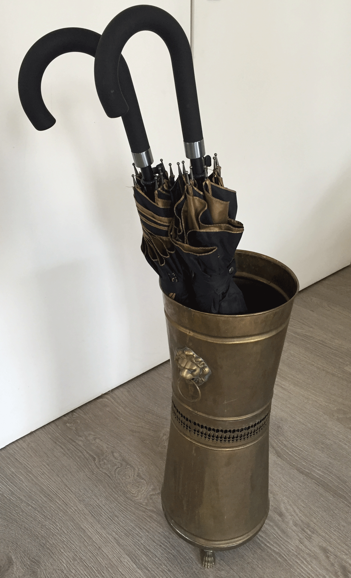 Umbrella Stand Different Angle