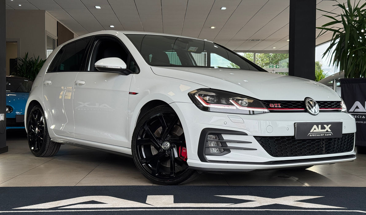 Volkswagen Golf GTI Performance Finished in Pure White with a Full Jacara Cloth signature GTI interior. This incredible Golf GTI Performance is presented in stunning condition and comes complete with a Full Service History. The car is sitting on the Upgrade 19" Brescia alloy wheels and boasts a fantastic specification being the desirable performance model. For more details on this fantastic car get in touch with a member of the team today on 01765 522523.