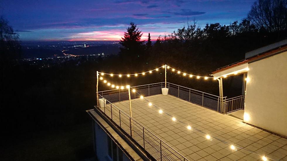 Die Sonnenterrasse am Abend