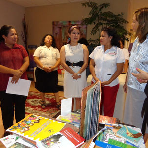 Entregan mujeres profesionistas donativo de libros a Sala de Lectura