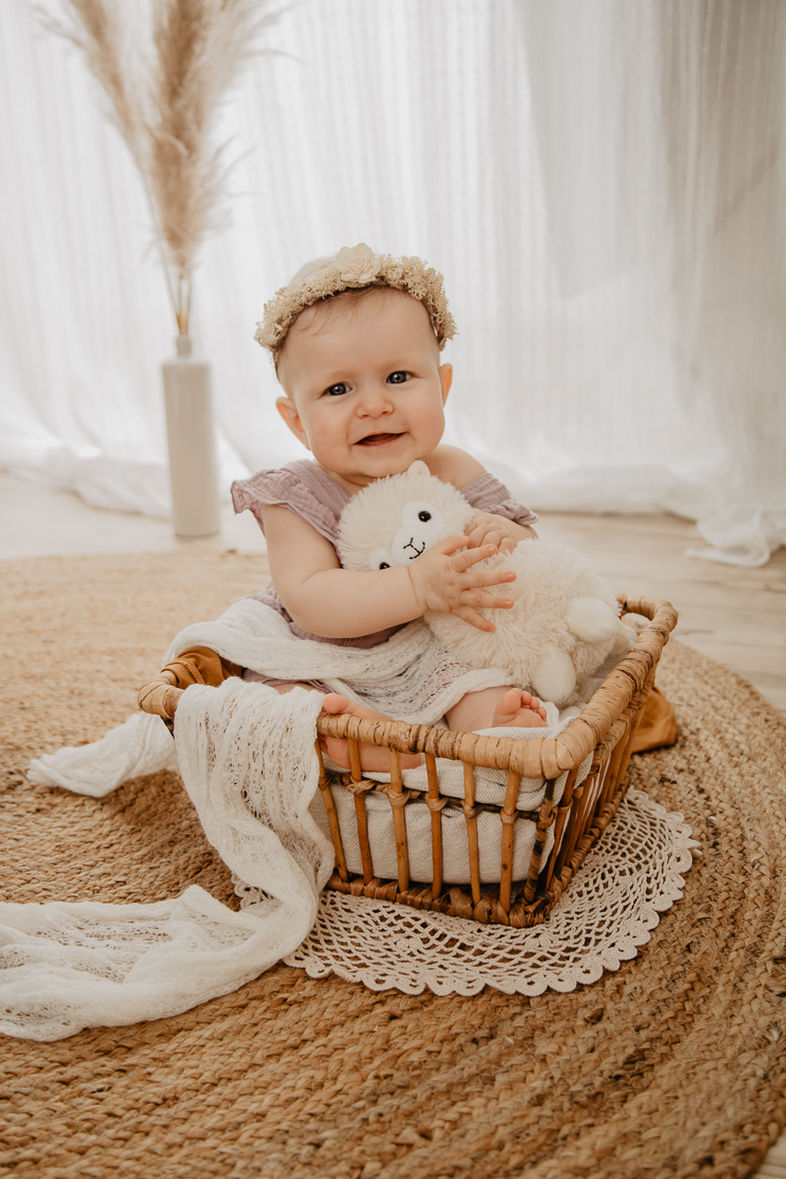 Baby 7 Monate im Korb
