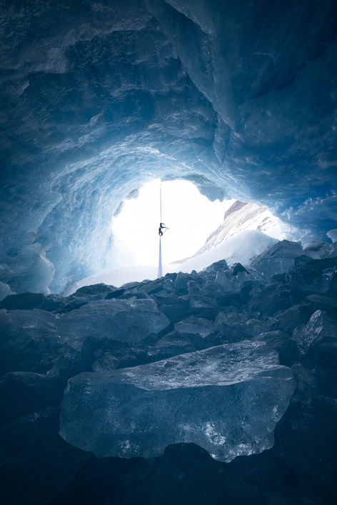 aerial performance and aerial photography by Sasha Galitzki