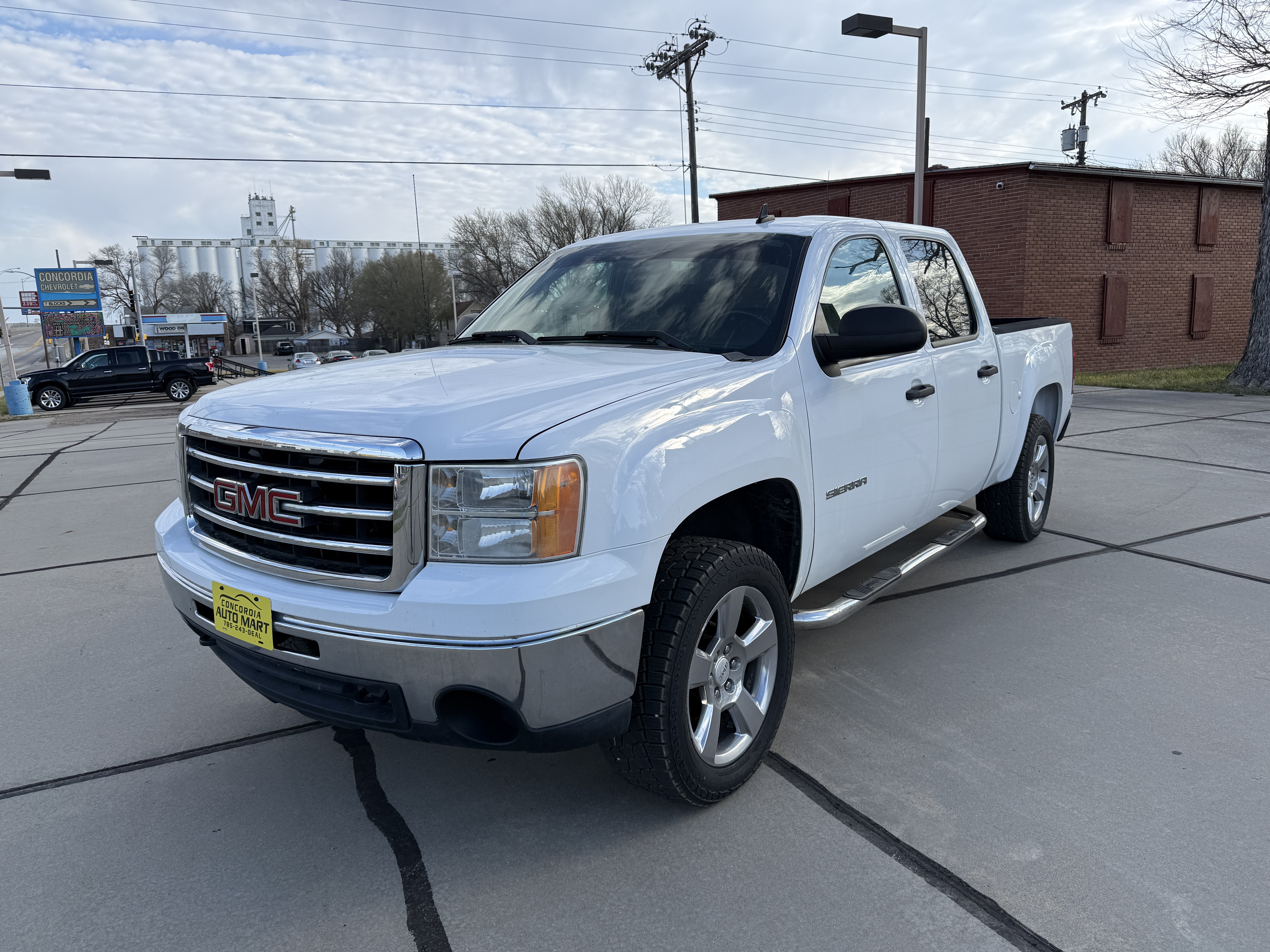 2012 GMC Sierra 4WD Crew Cab SLE SWB's photo