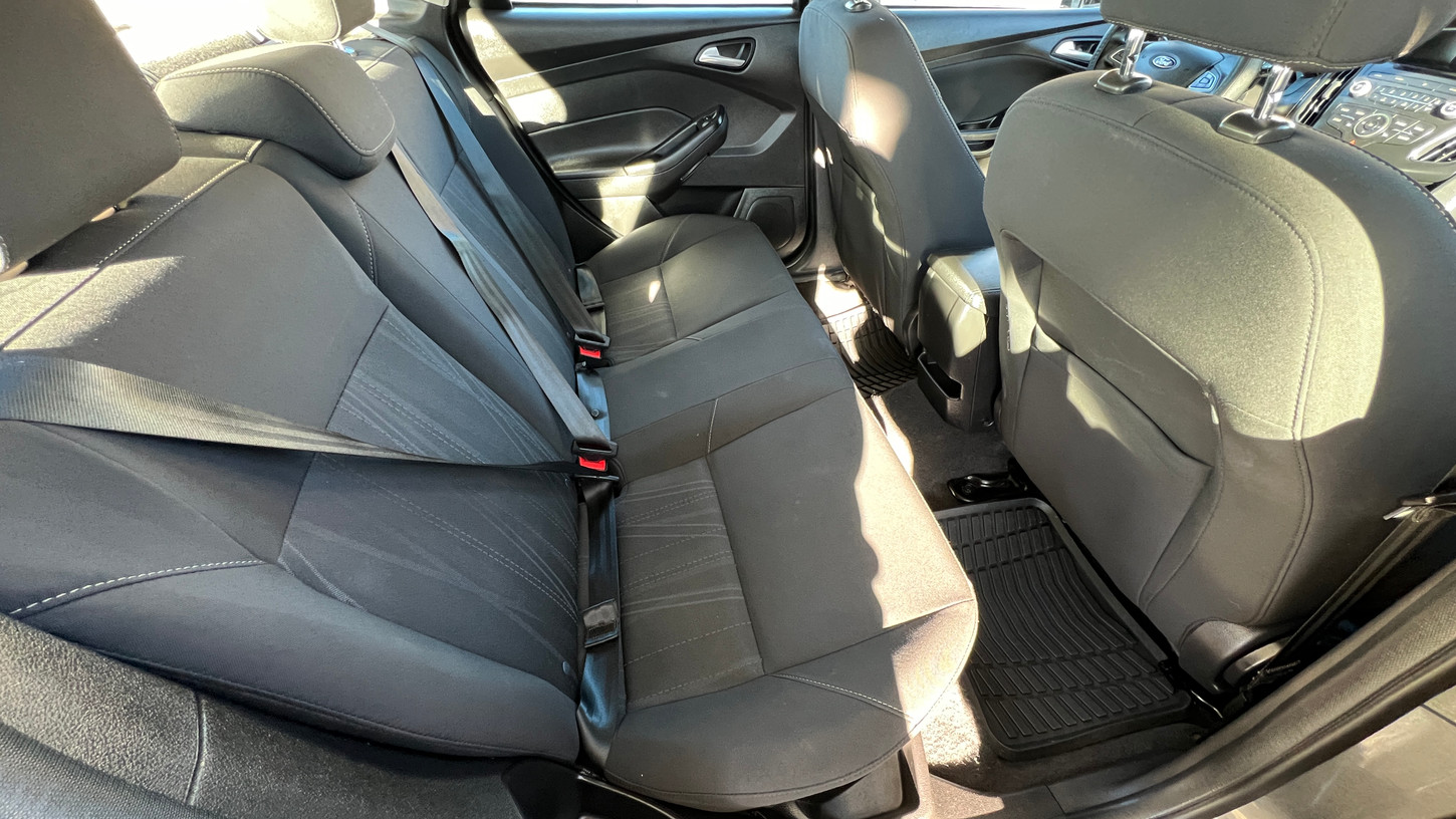 2017 FORD FOCUS SE Sandia Car Sales LLC