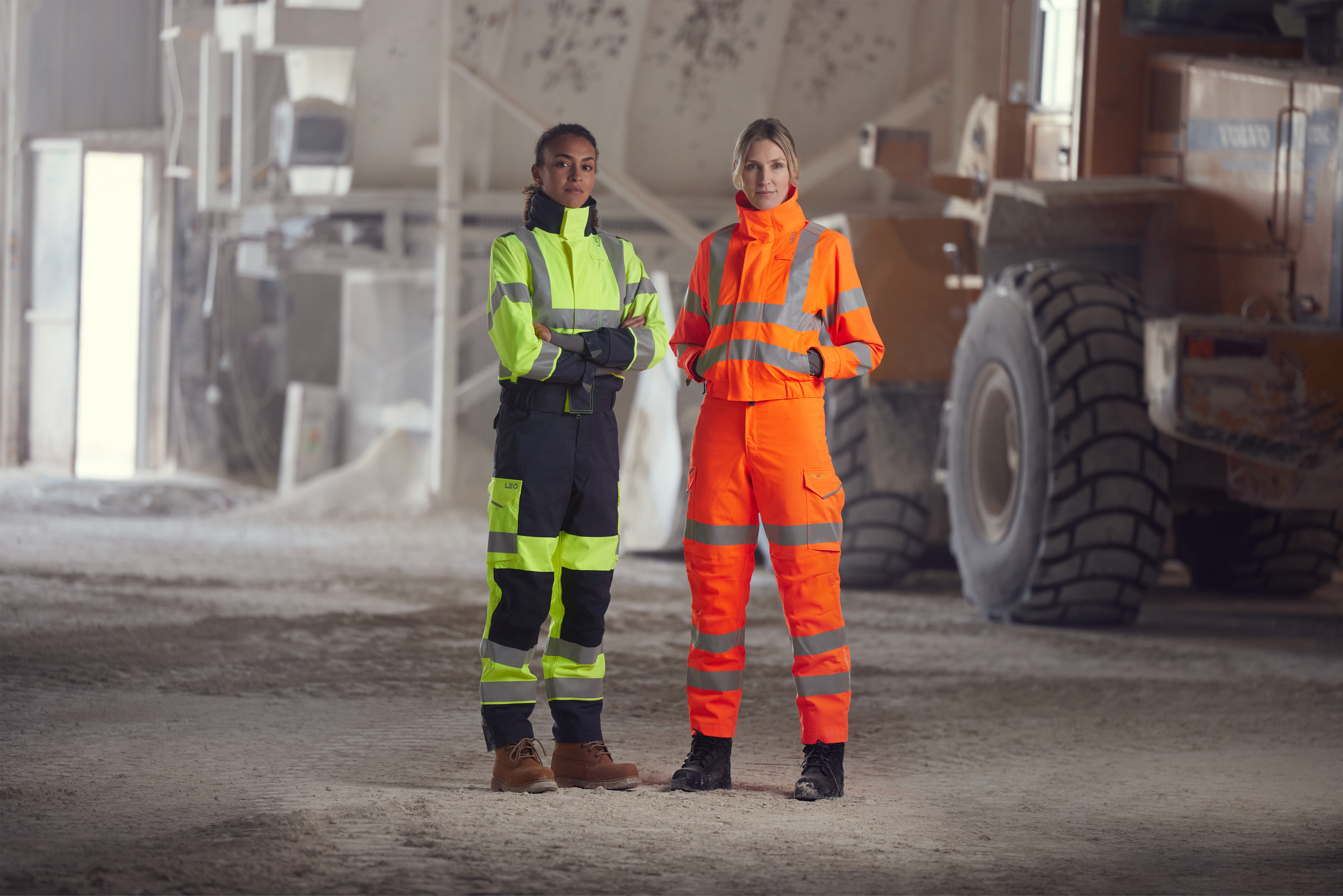 Leo womenโs high-visibility workwear