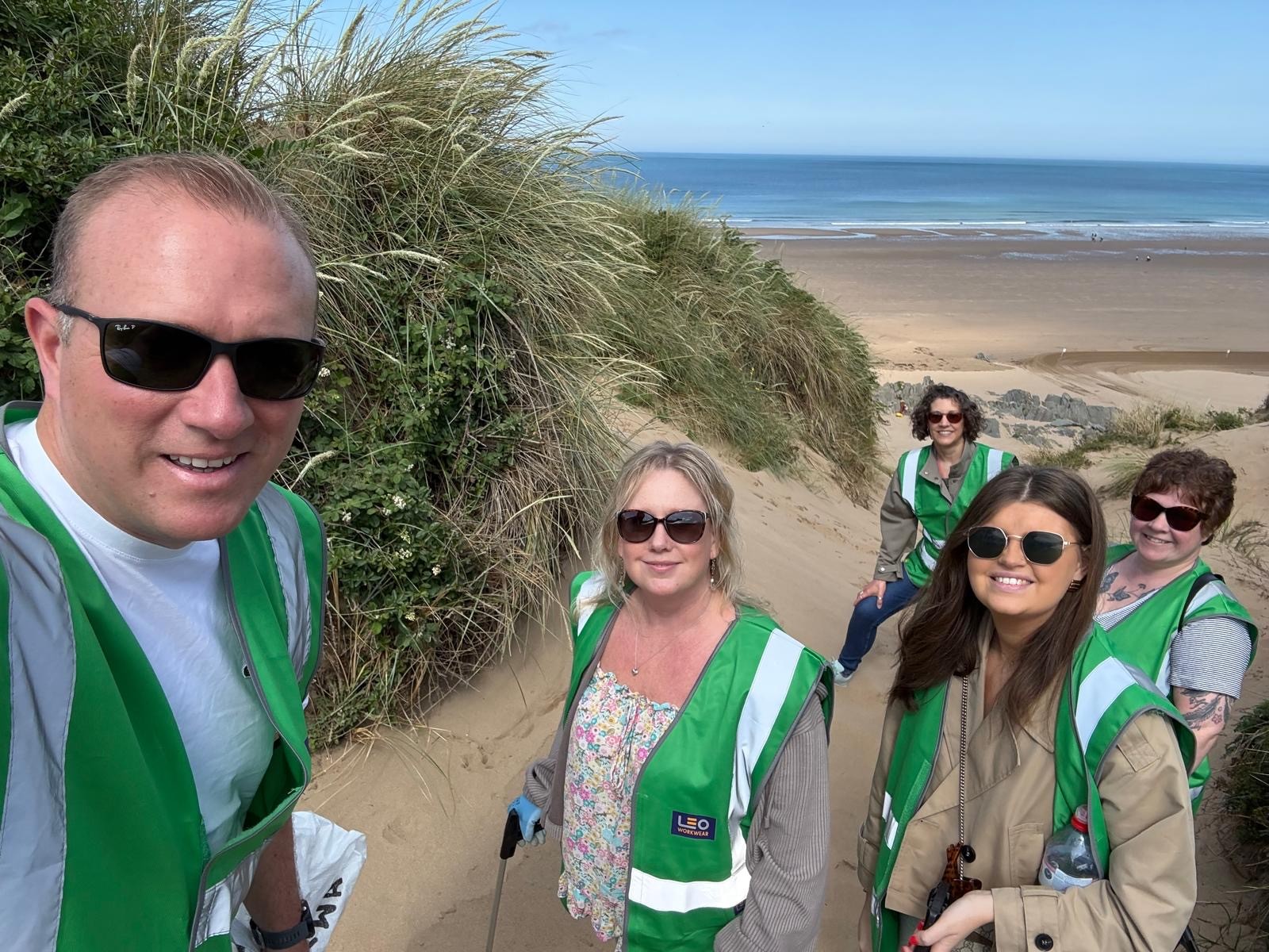 Leoโs North Devon beach-clean initiative