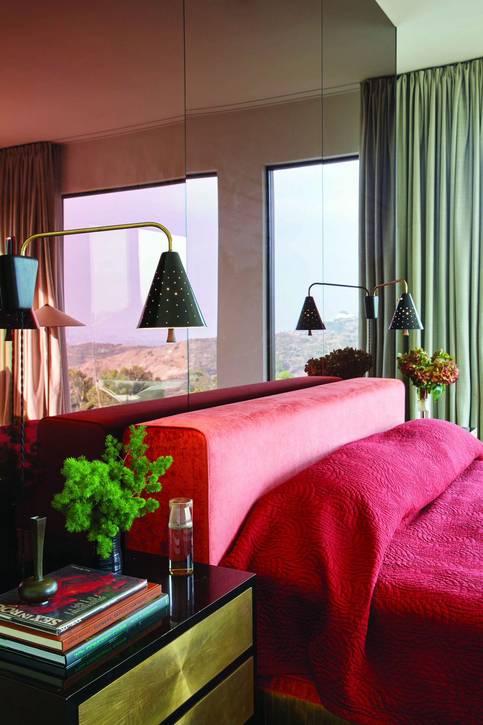 المرايات لزيادة الاتساع بالمساحة