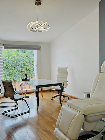 Instalaciones modernas de la clínica Longevité, diseñadas para brindar comodidad y tecnología avanzada en estética_
