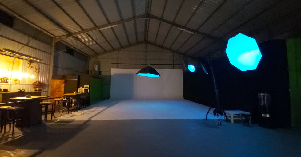 Red Storm Films Studio - Infinity Backdrop Space