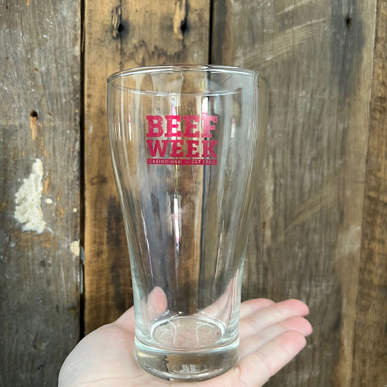 Darstellung eines sicheren Login-Vorgangs auf einem Smartphone mit Authentifizierungsschritten