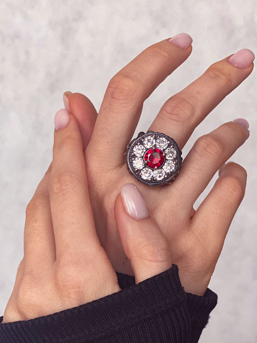 Thumbnail: Ring with cubic zirconia and garnet "The Queen Mother"