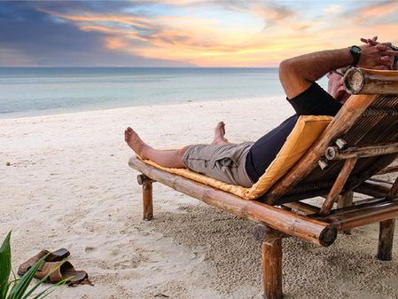 Otok Bohol ponuja več kot le plaže – čokoladni griči, rečna pustolovščina po Loboc reki, tarsierji in čudoviti pogledi. Popotniško-fotografski vodič z nasveti iz prakse.