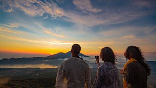 Bali je eden izmed indonezijskih otokov in ena najbolj priljubljenih turističnih destinacij na svetu.