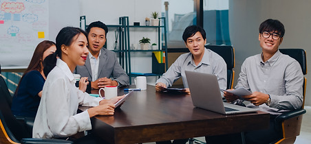 millennial-asia-businessmen-businesswomen-having-conference-video-call-meeting-brainstormi