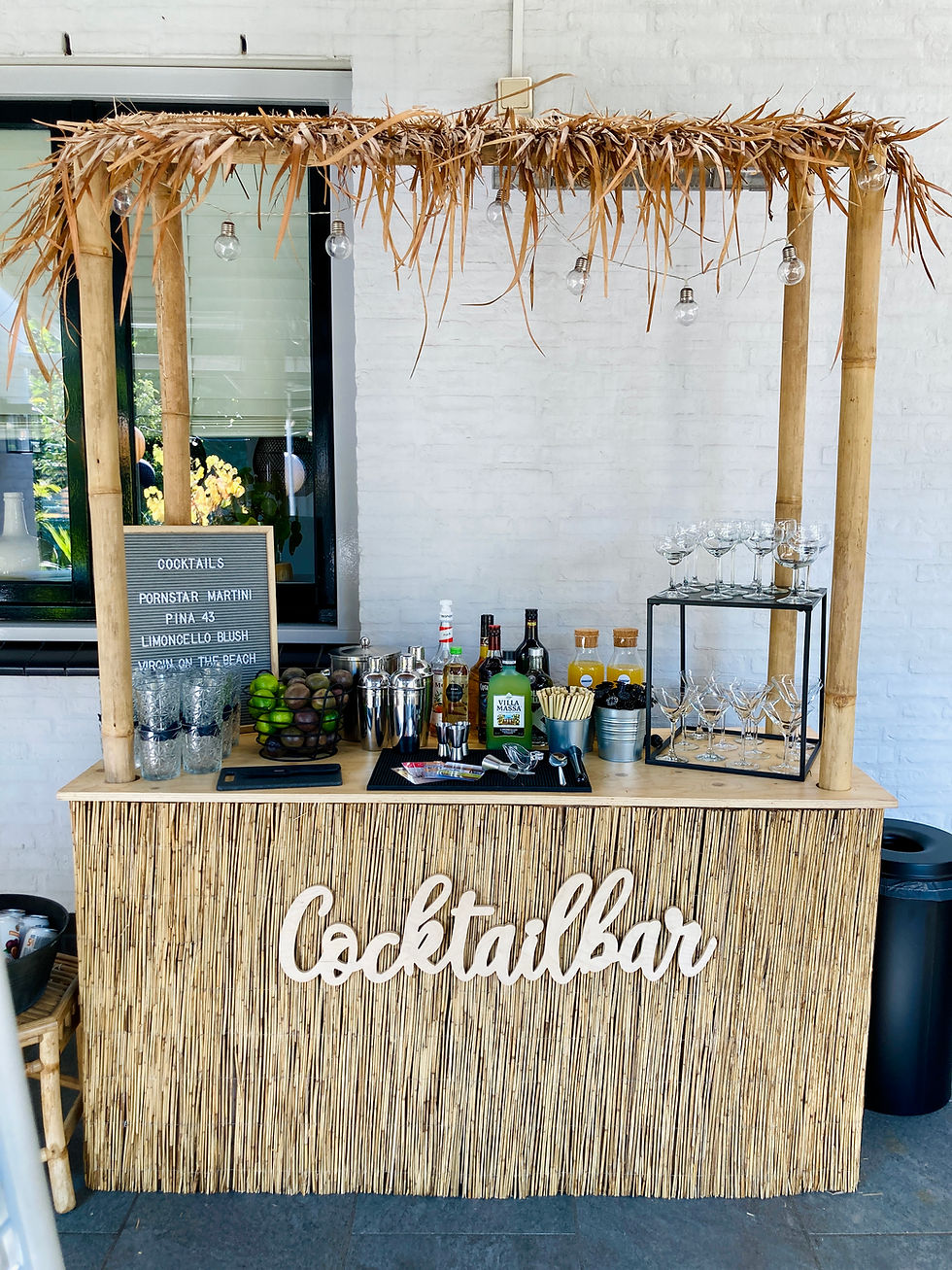 Thumbnail: Cocktailbar | houten letters