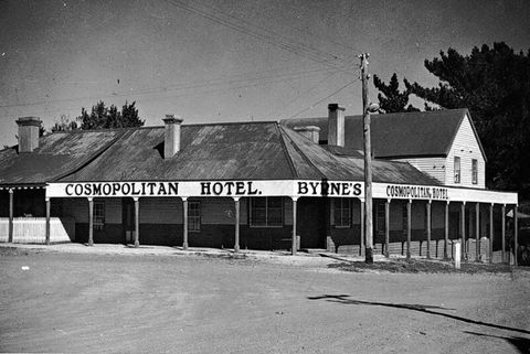 The Cosmopolitan Hotel in 1938
Source: C. Henshaw, 1938 Museums Victoria Collections