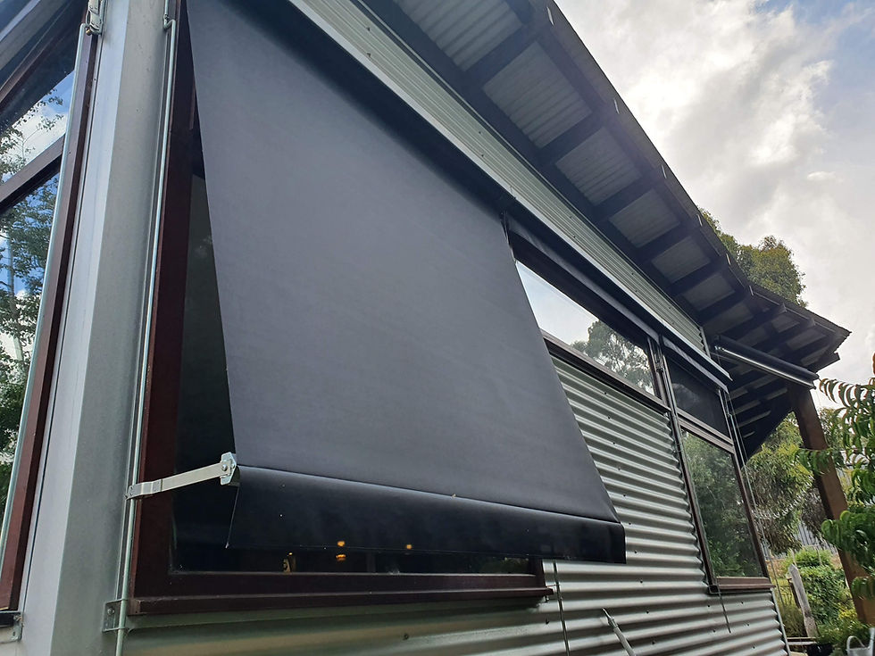 Macedon Ranges Awnings, Blinds & Curtains. Local, custom, expert installation.