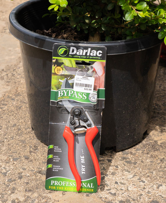 Gardening tools & irrigation supplies at Macedon Nursery.