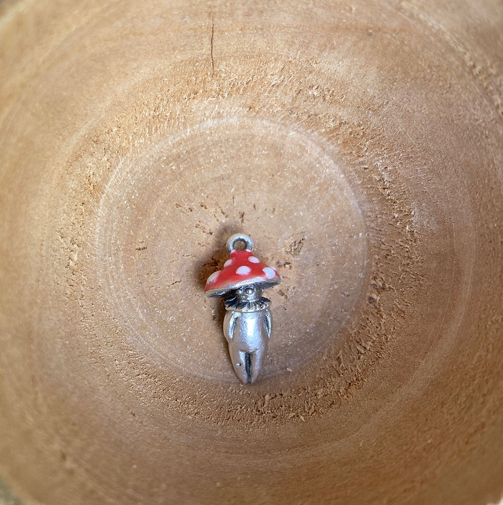 Toadstool charm - Amanita version