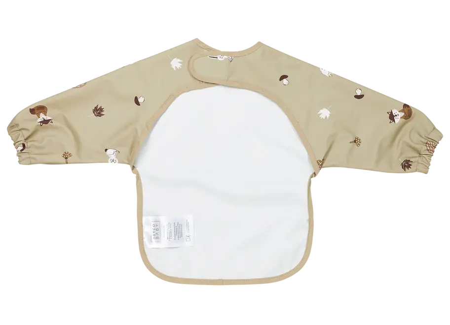 Rückseite des beigen Meyco Ärmel-Lätzchens mit Tiermotiven