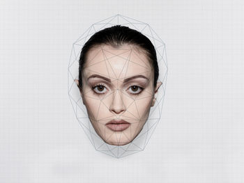 진짜보다 더 진짜 같은 가짜의 시대