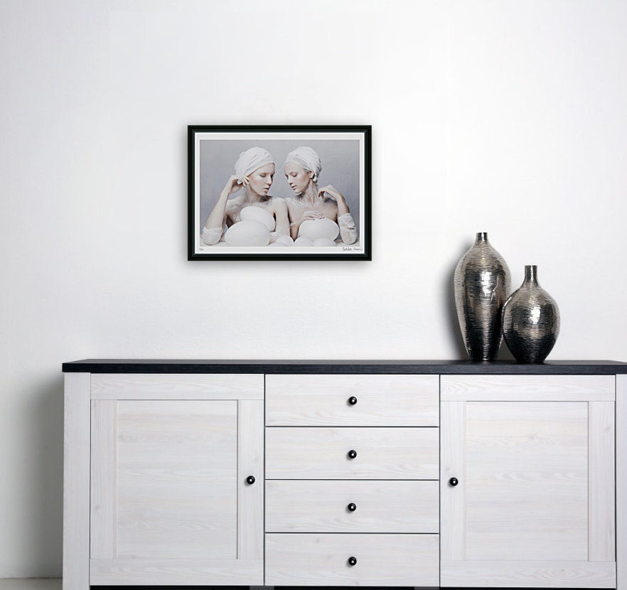 Thumbnail: Mathilde Oscar - Sisters of birth