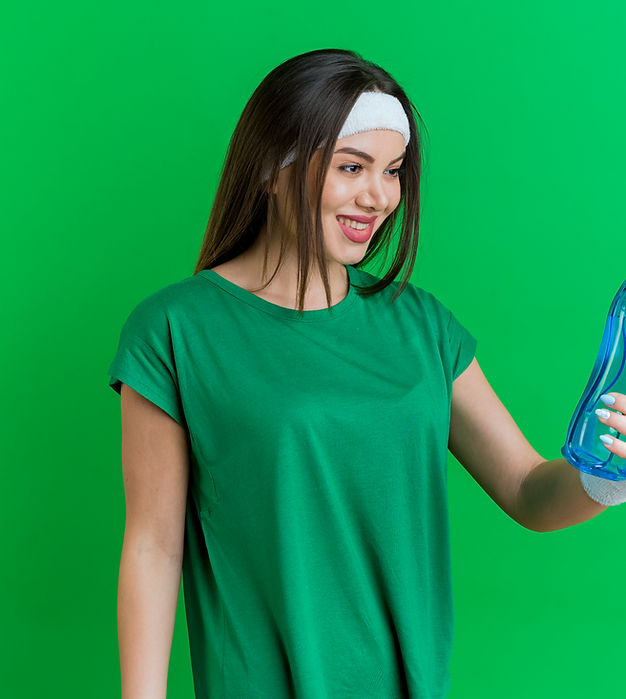 Garrafas de água mal higienizadas trazem riscos para a saúde, alerta especialista