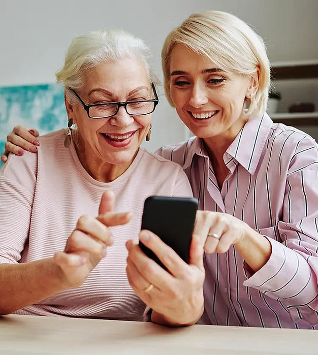 Como proteger crianças e idosos de golpes financeiros