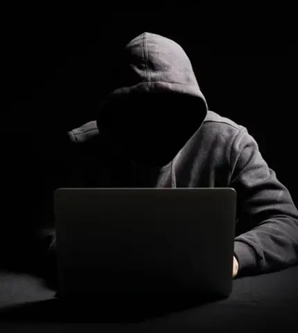 Araçariguama: Computadores são furtados de unidade escolar e suspeito está foragido