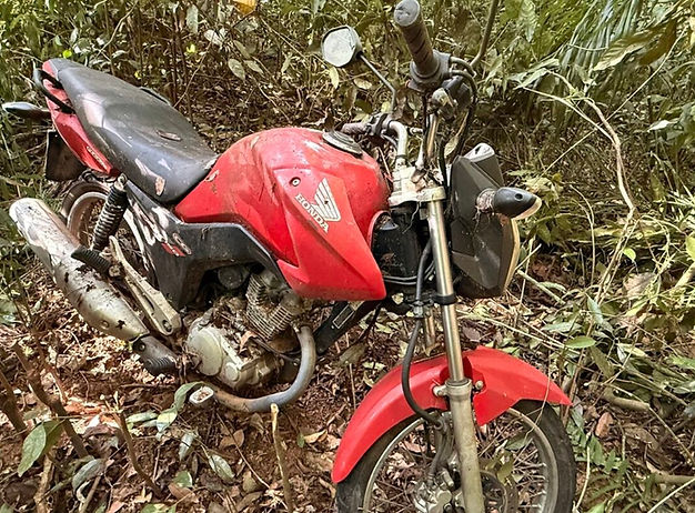 Moto roubada em 2024 em São Roque é encontrada abandonada em mata de Araçariguama