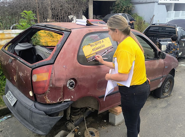 Guarda Municipal e Departamento de Trânsito seguem com notificações de veículos abandonados em bairros de Mairinque