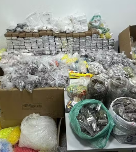 Homem é preso ao ser flagrado com mais de 130 kg de drogas em casa usada como refinaria em Sorocaba