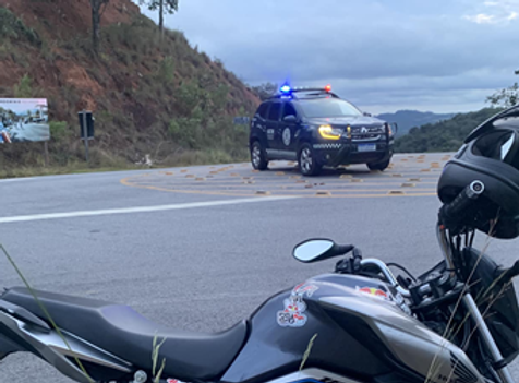 Araçariguama: Motociclista empina a moto e tenta fugir da GCM com garupa grávida