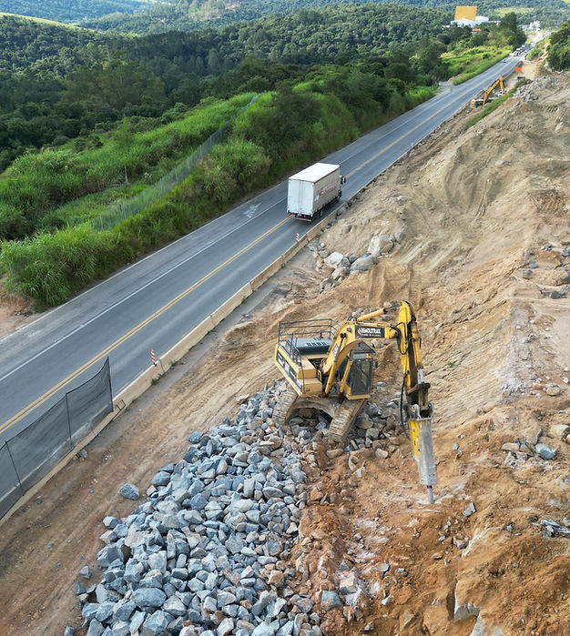 ViaOeste realiza desmonte de rocha na Rodovia Lívio Tagliassachi de terça-feira, 28/04, a quinta-feira, 30/04