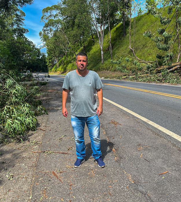 Vereador Thiago Nunes pede providências ao DER quanto aos riscos de quedas de árvores na Rodovia Renê Benedito da Silva