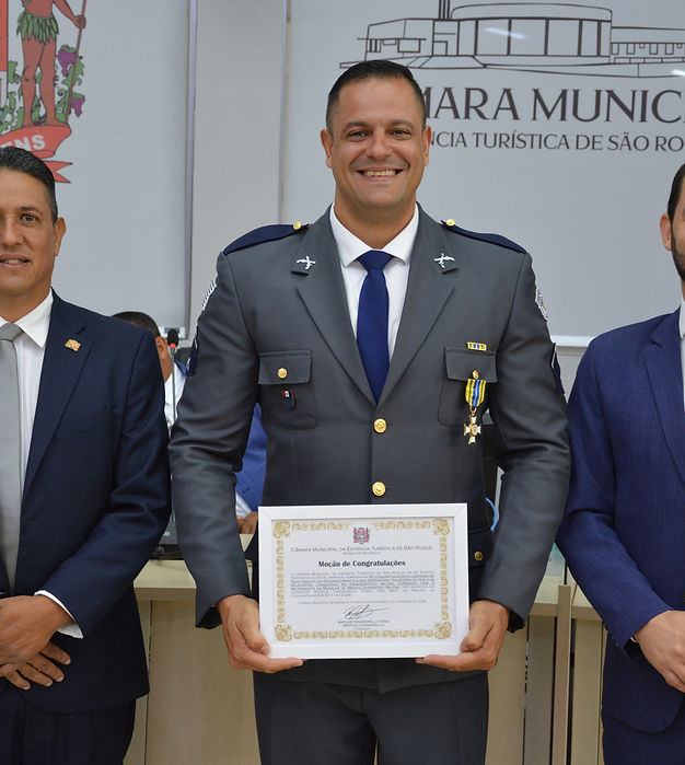 Vereadores homenageiam Leandro da Silva Santos por trajetória de superação e conquistas no paradesporto militar