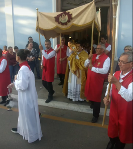Araçariguama: Tradicionais tapetes enfeitaram as ruas centrais no Corpus Christi

