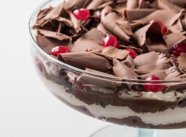 Pavê de Chocolate com Creme Branco