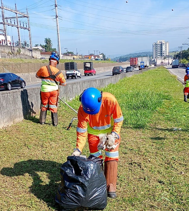 CCR Sorocabana retira 15 toneladas de lixo das rodovias e reforça combate à dengue